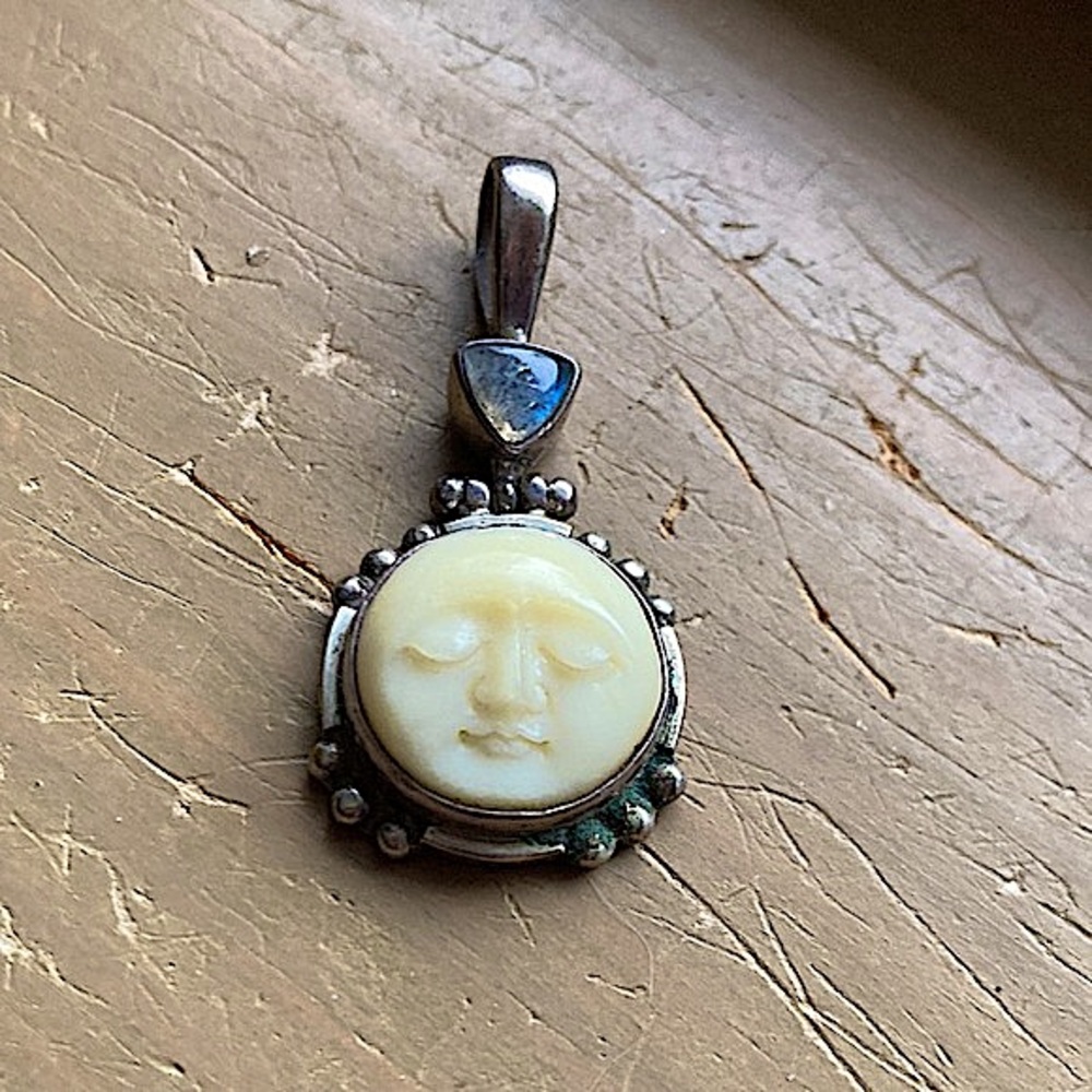 925 HANDMADE Pendant Vintage Carved Sterling Silver Labradorite Moon Face Boho